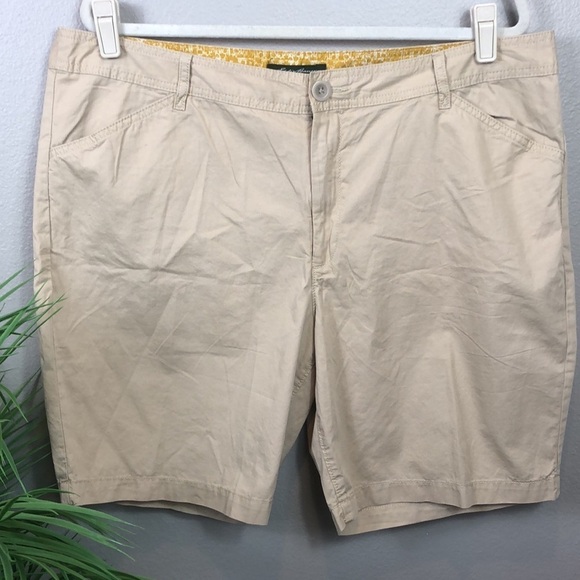 NWT Eddie Bauer Flat Front Shorts Khaki Mercer Fit 100% Cotton - Picture 3 of 10